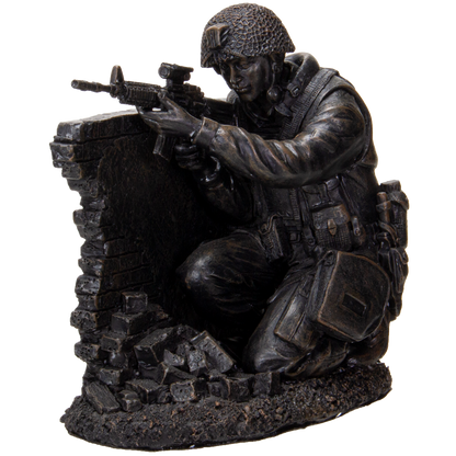 Pacific Giftware America's Finest Brave Soldier Holding Position Military Heroes Collectible Figurine