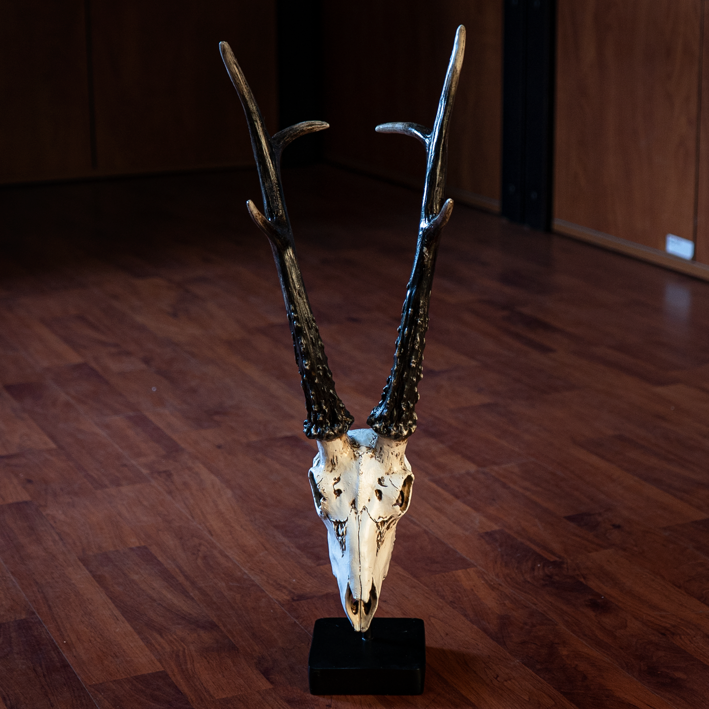 Polystone Antelope Skull with Antler Horns on Metal Stand Home Decorative Accent Faux Taxidermy Animal Trophy 19.75 in