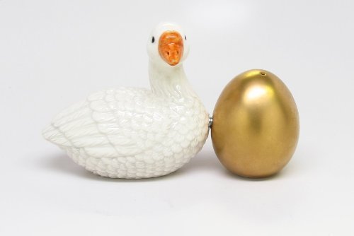 Goose and Golden Egg Attractives Salt Pepper Shaker Made of Ceramic